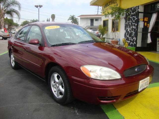 Used Ford Taurus 2004 : $2995
