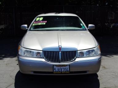 Used Lincoln TownCar 1999 : $5995