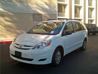 Used Toyota Sienna 2006 : $17850