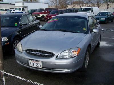 Used Ford Taurus 2002 : $3999