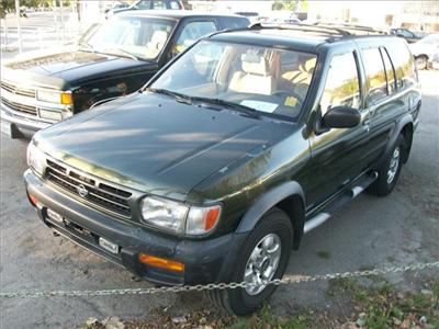 Used Nissan Pathfinder 1996 : $3999