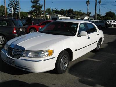 Used Lincoln TownCar 2000 : $6250