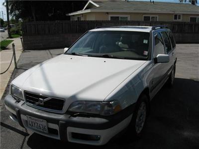 Used Volvo V70 2000 : $7295
