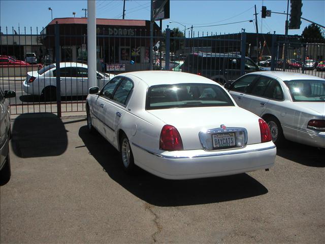Used Lincoln Town Car 1999 : $5439