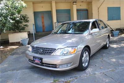 Used Toyota Avalon 2004 : $11988