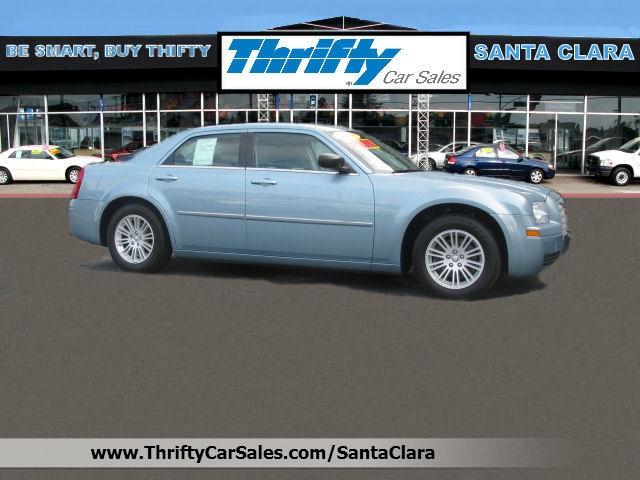 Used Chrysler 300 2009 : $15979