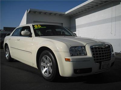 Used Chrysler 300 2006 : $12995