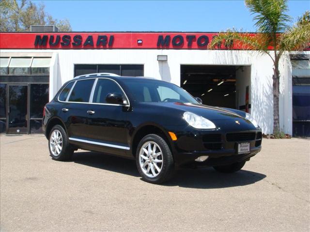 Used Porsche Cayenne 2005 : $29889