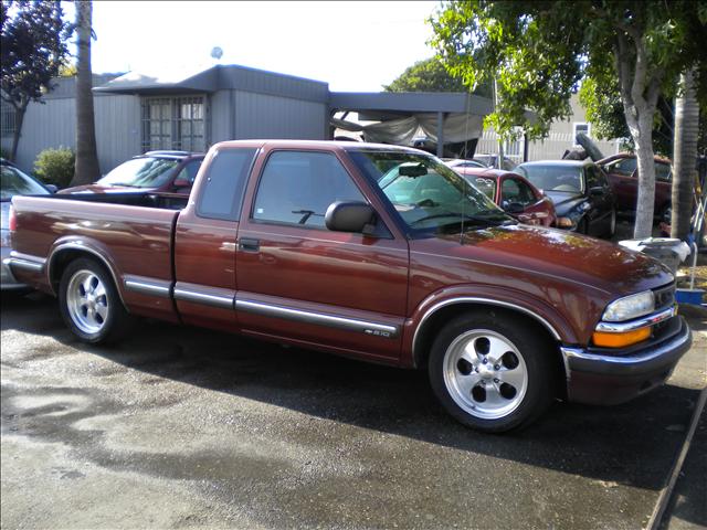 Used Chevrolet S10 1998 : $3984