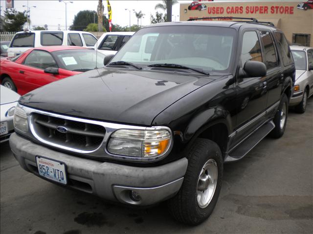 Used Ford Explorer 2000 : $3984
