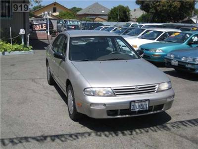 Used Nissan Altima 1997 : $4799