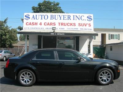 Used Chrysler 300 2005 : $9995