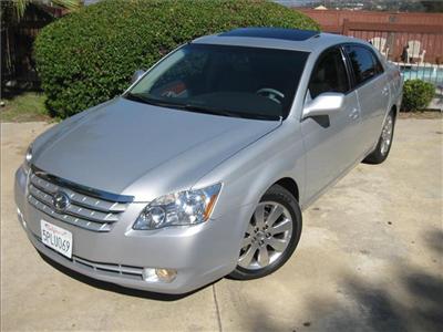 Used Toyota Avalon 2005 : $14995