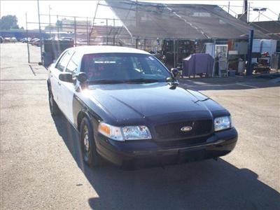 Used Ford CrownVictoria 2004 : $10980