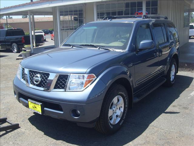 Used Nissan Pathfinder 2006 : $15988