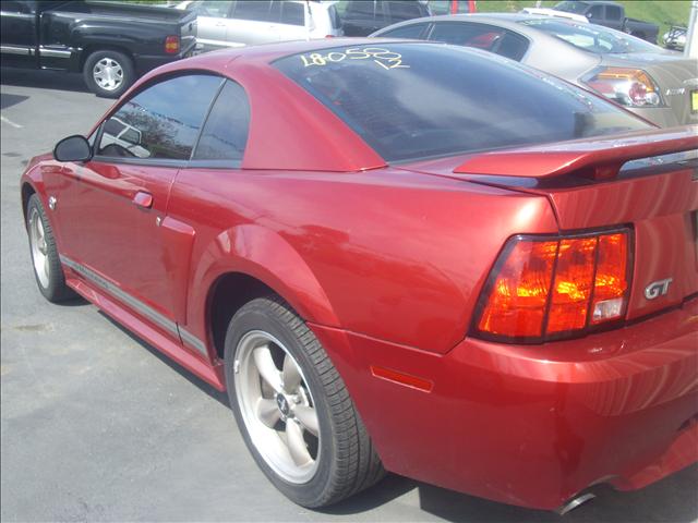 Used Ford Mustang 2004 : $0