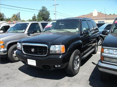 Used Cadillac Escalade 2000 : $8900