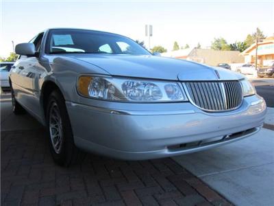 Used Lincoln TownCar 2002 : $8988