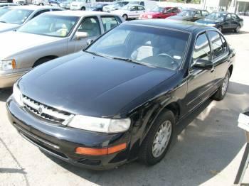 Used Nissan Maxima 1999 : $3999