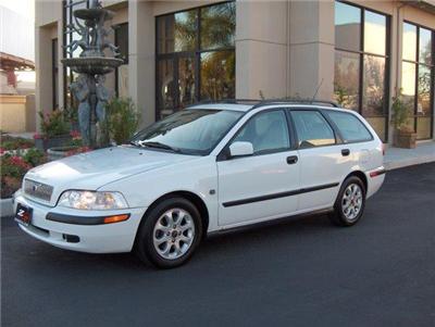 Used Volvo V40 2002 : $7988