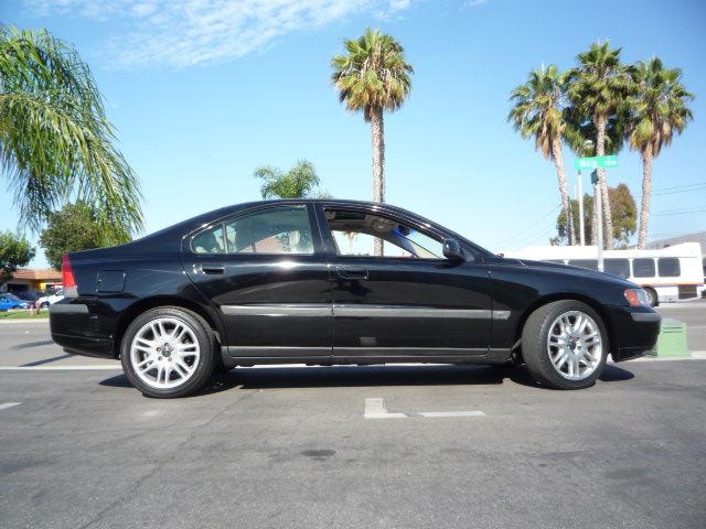 Used Volvo S60 2001 : $5995