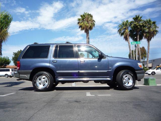 Used Ford Explorer 2000 : $4295