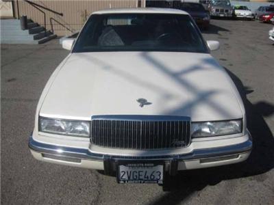 Used Buick Riviera 1990 : $2499