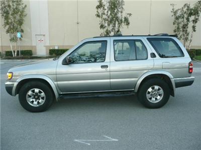 Used Nissan Pathfinder 1999 : $4200