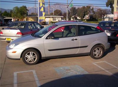 Used Ford Focus 2000 : $4299