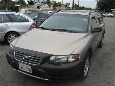 Used Volvo V70XC 2001 : $6995