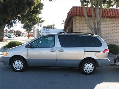 Used Toyota Sienna 2002 : $5995