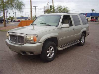 Used Cadillac Escalade 2000 : $6500