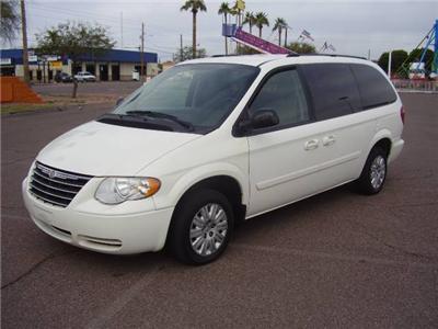 Used Chrysler TownandCountry 2007 : $6900