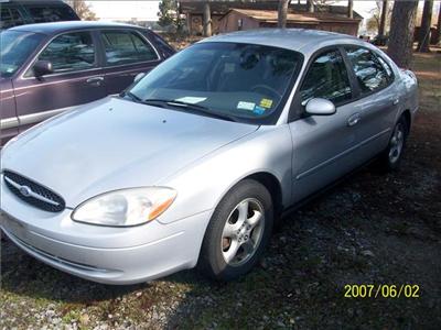 Used Ford Taurus 2001 : $3000