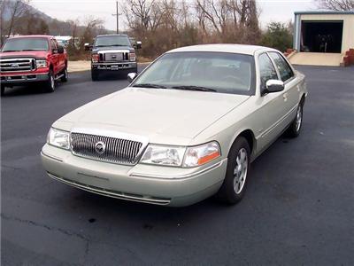 Used Mercury GrandMarquis 2004 : $10050