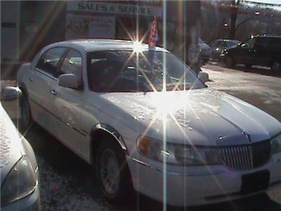 Used Lincoln TownCar 2000 : $0