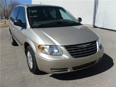 Used Chrysler TownandCountry 2005 : $4995