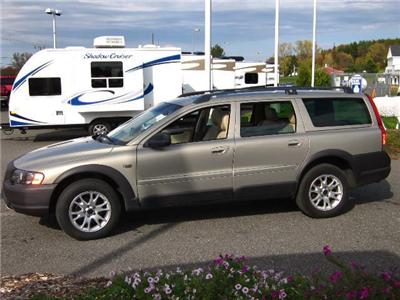Used Volvo XC70 2004 : $11995