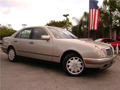 Used Mercedes-Benz EClass 1997 : $5475