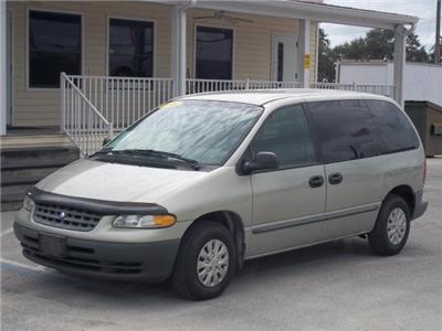 Used Plymouth Voyager 1999 : $3495