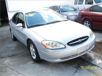 Used Ford Taurus 2002 : $4395