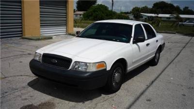 Used Ford CrownVictoria 2002 : $2950
