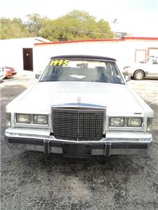 Used Lincoln TownCar 1987 : $1950