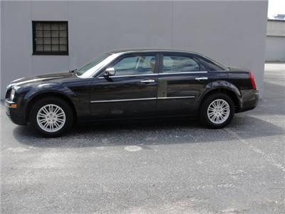Used Chrysler 300 2010 : $16999