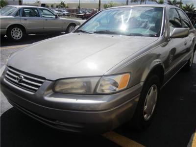Used Toyota Camry 1998 : $4495