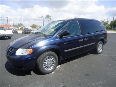 Used Dodge GrandCaravan 2005 : $7990