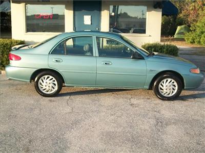 Used Ford Escort 1998 : $3187