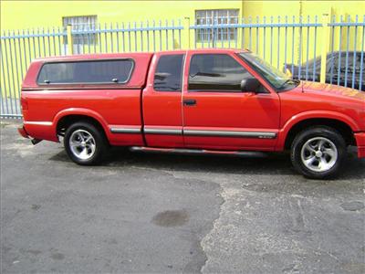 Used Chevrolet S10 2001 : $3899