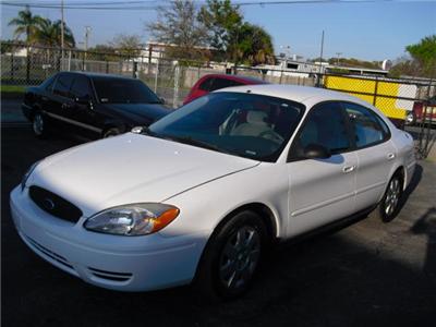 Used Ford Taurus 2005 : $3995