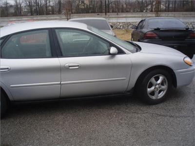 Used Ford Taurus 2004 : $4495